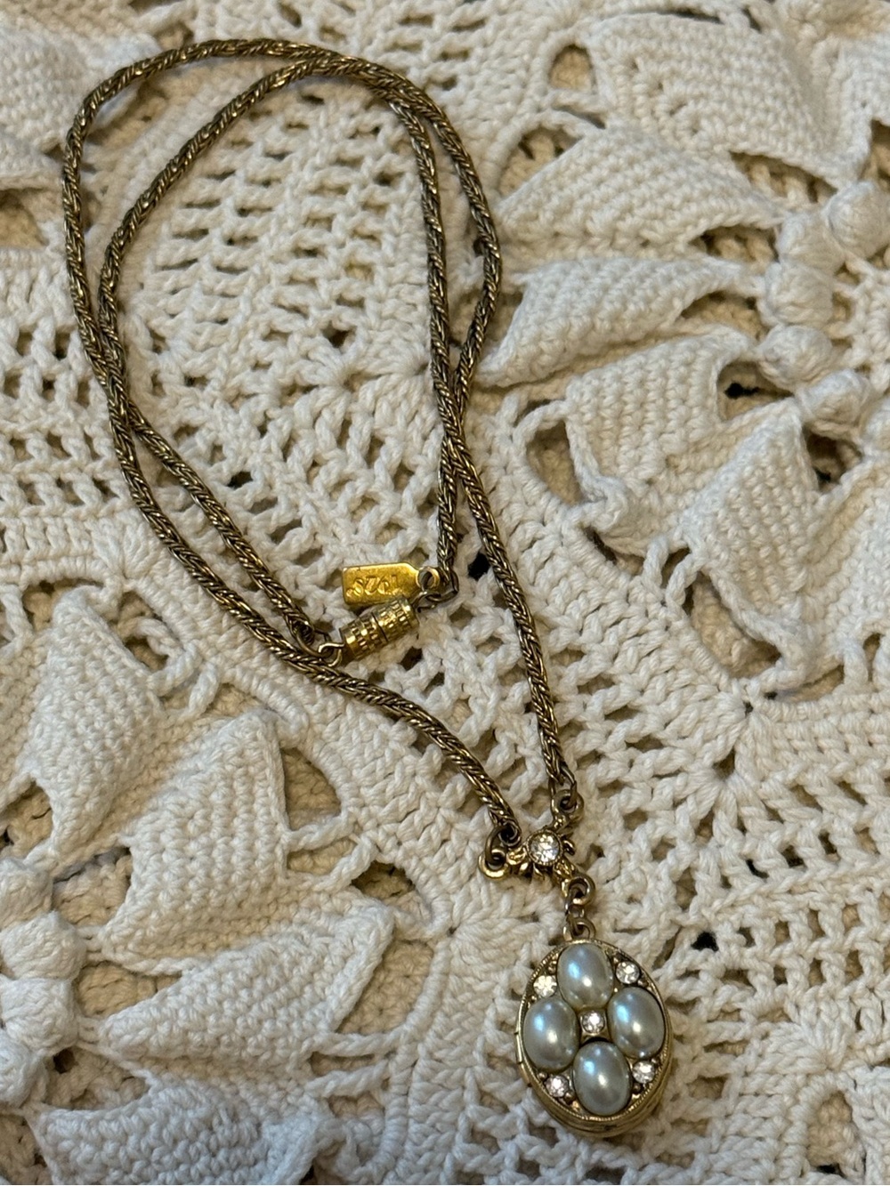Vintage 1928 Locket Pendant Necklace